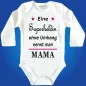 Preview: Personalisierter Babybody mit Superhelden‑Spruch und Wunschname