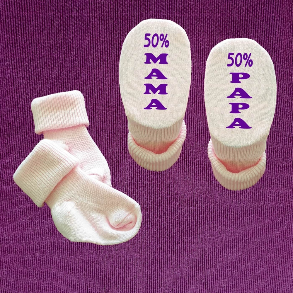 Babysocken mit 50% Mama und 50% Papa