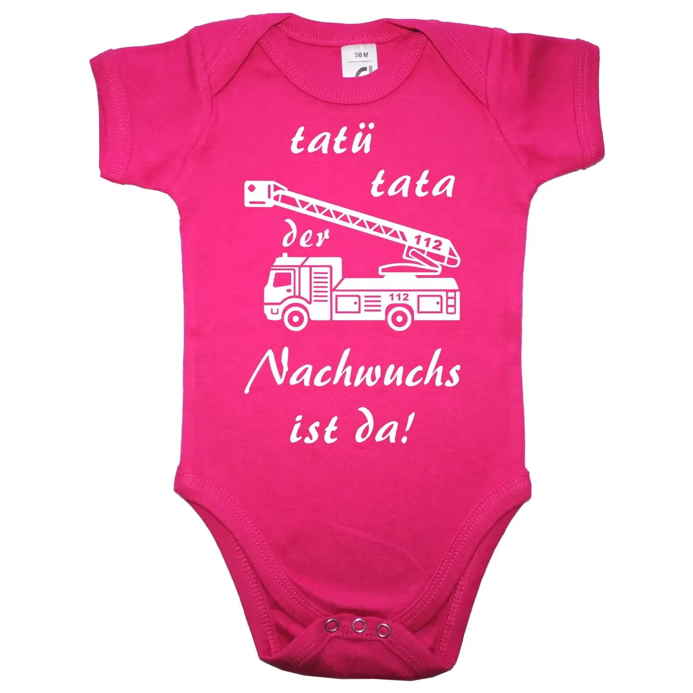Baby‑Body mit Feuerwehr‑Grafik und Geburts‑Spruch - Babybody mit witzigem Feuerwehr‑Motiv für Babys - Baby‑Body mit Feuerwehrauto für Feuerwehrmann oder Feuerwehrfrau Nachwuchs  Wenn du möchtest, kann ich dir auch eine zweite, stärker keyword‑fokussierte