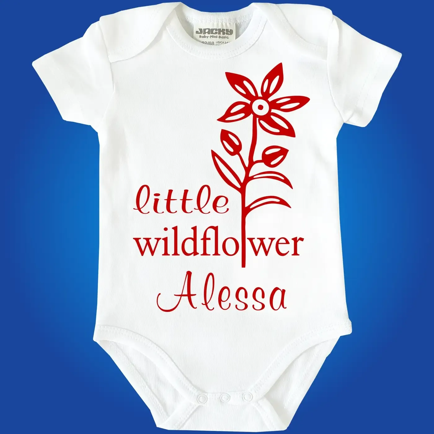 Baby Bodie mit Blume Wildflower